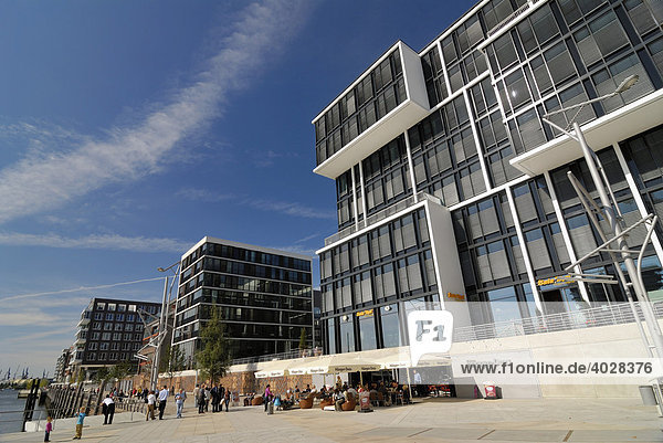 Moderne Wohn- und Bürogebäude am Kaiserkai in der Hafencity von Hamburg  Deutschland  Europa