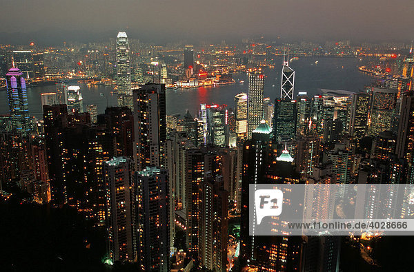 Skyline gesehen vom Victoria Peak  Hong Kong  China  Asien