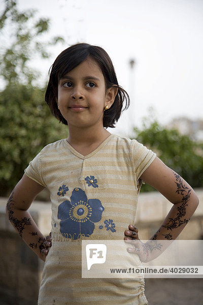 Girl with henna-tattoos on her arms  5-10 years old  San‘a’  Yemen  Middle East