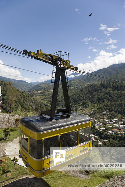 Gondel  Teleférico  die höchste und längste Seilbahn der Welt  auf 4765m Höhe mit 12  5km Länge  Merida  Venezuela  Südamerika