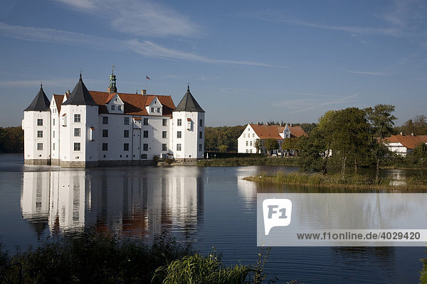 Wasserschloss Glücksburg  Schleswig-Holstein  Norddeutschland  Deutschland  Europa