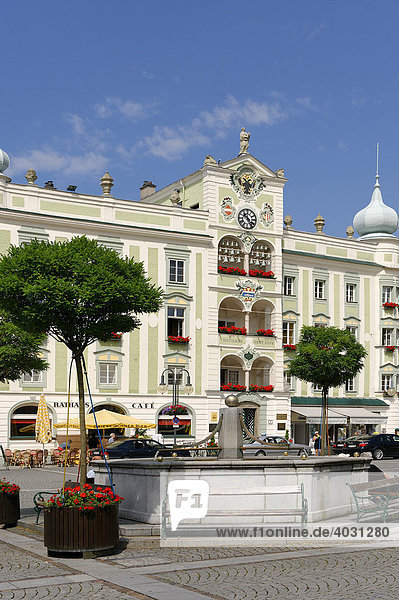 Rathaus mit Glockenspiel,  Gmunden am Traunsee,  Oberösterreich,  Österreich,  Europa