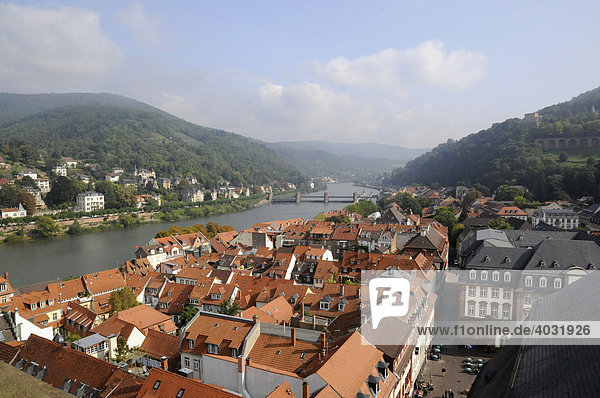 Blick auf den Neckar vom Turm der Heiliggeistkirche  Heidelberg  Baden-Württemberg  Deutschland  Europa