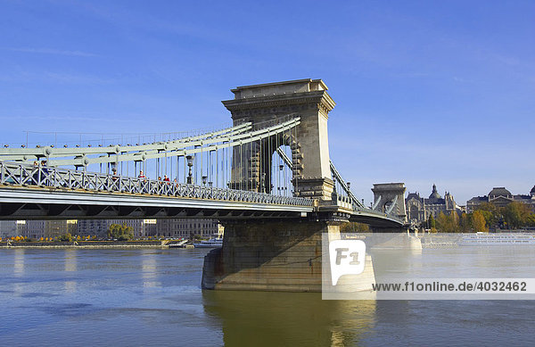 Széchenyi-Kettenbrücke  Budapest  Ungarn  Europa