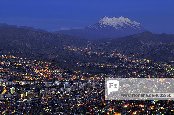 Blick auf La Paz und den Gletscher Illimani  6.439m  Bolivien  Südamerika