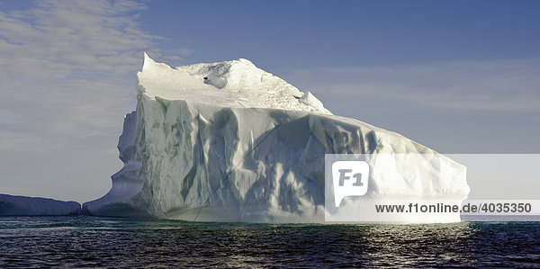 Iceberg floating in the Gabriel Strait  Lower Savage Islands  Nunavut  Canada  North America