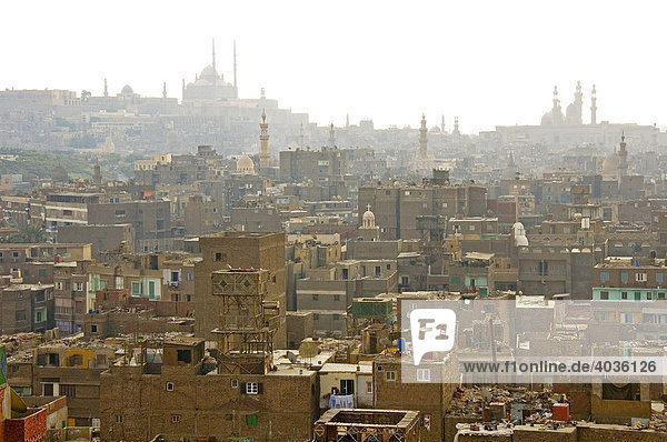 Blick auf die Dächer der Altstadt  Kairo  Ägypten  Afrika