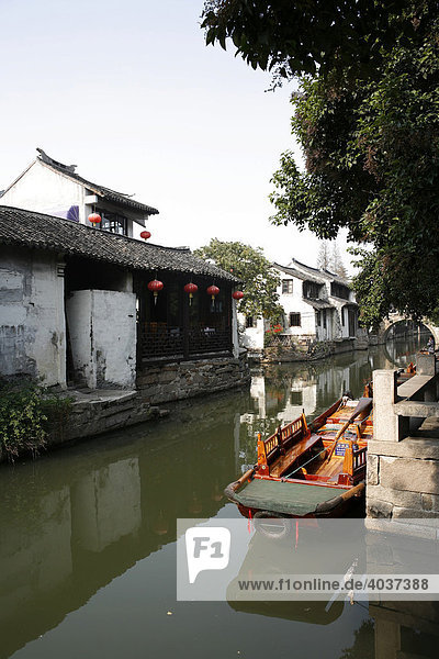 Canal in Suzhou  Venice of the East  China  Asia