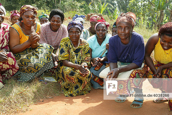 Frauen im Gespräch Bamenda Kamerun Afrika