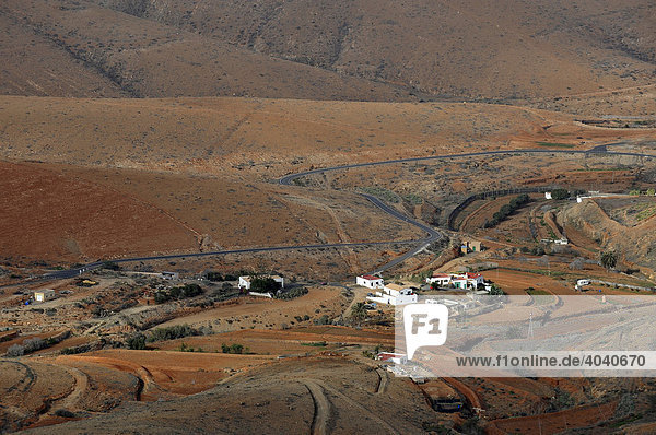 Blick vom Aussichtspunkt Mirador Morro Velosa zum Valle de Santa Ines Betancuria Fuerteventura Kanarische Inseln Spanien Europa
