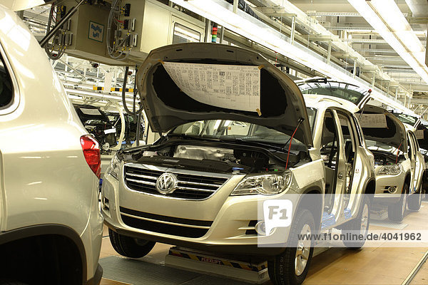 Tiguan Autoproduktion  VW Werk Wolfsburg  Niedersachsen  Deutschland  Europa