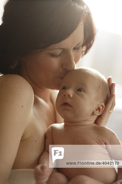 Mutter mit Baby Mädchen