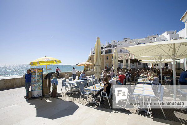 Restaurants on the Praia do Peneco  Algarve  Portugal  Europe
