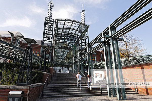 Centro  Eingangsportal zum Einkaufszentrum  Neue Mitte Oberhausen  Ruhrgebiet  Nordrhein-Westfalen  Deutschland  Europa