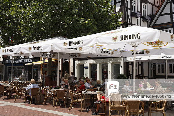 Straßencafé am Linggplatz  Bad Hersfeld  Rhön  Hessen  Deutschland  Europa