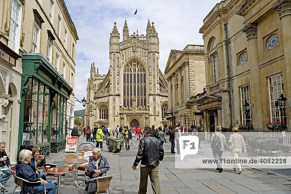 Historic town centre of Bath with Bath Abbey  Somerset  England  United Kingdom  Europe