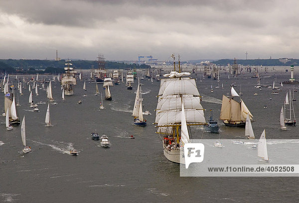 Winderjammer Parade at Kieler Woche 2008 with German sail training vessel and command ship Marine Gorch Fock and further traditional sailing vessels  Kiel Fjord  Schleswig-Holstein  Germany  Europe