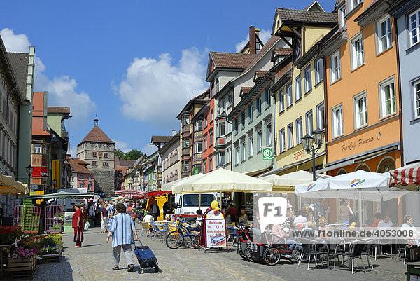 Wochenmarkt in der Hauptstraße  Rottweil  Baden-Württemberg  Deutschland  Europa