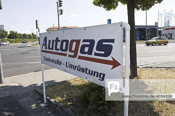 Hinweisschild für Autogas LPG  Werkstatt  Deutschland