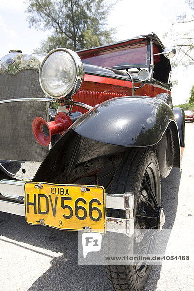 Vintage car  Havana  Cuba  Caribbean