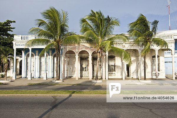 Historisches Gebäude in Cienfuegos Kuba Karibik Amerika