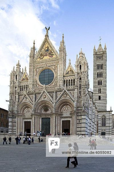 Santa Maria Assunta Cathedral  facade  Campanile  Siena  Tuscany  Italy  Europe