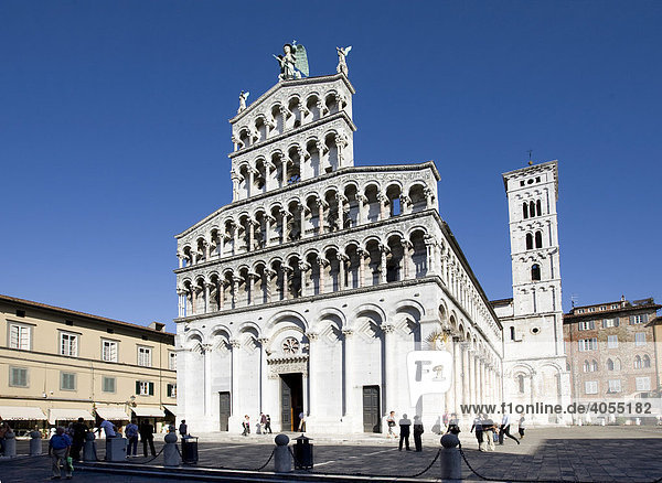 The west facade of San Michele Church  Pisan Romanesque art  Piazza San Michele  Lucca  Tuscany  Italy  Europe