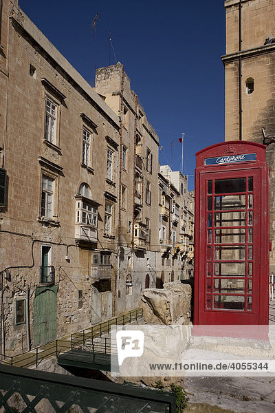 East Street  typische enge Gasse in Valletta  Malta  Europa