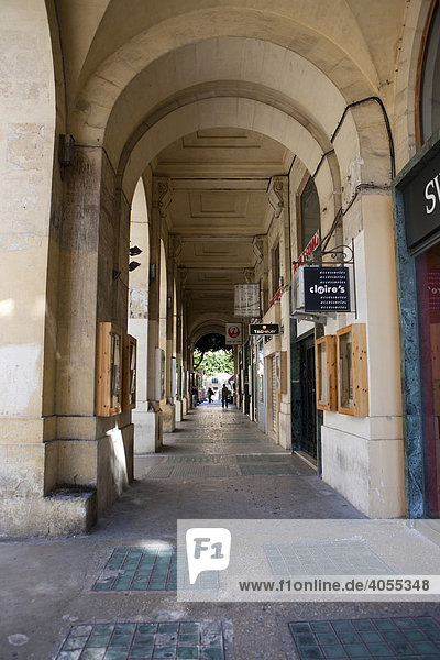 Typische Passage an der Republic Street  Valletta  Malta  Europa