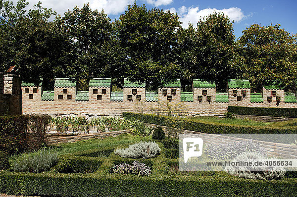 Mit einer Mauer umfasster Barockgarten  Eco-Museum  Ungersheim  Elsass  Frankreich  Europa