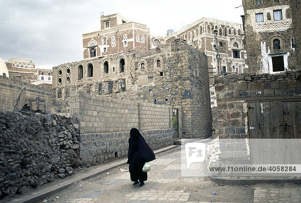 Verschleierte Frau  Altstadt  Sanaa  Jemen  Naher Osten