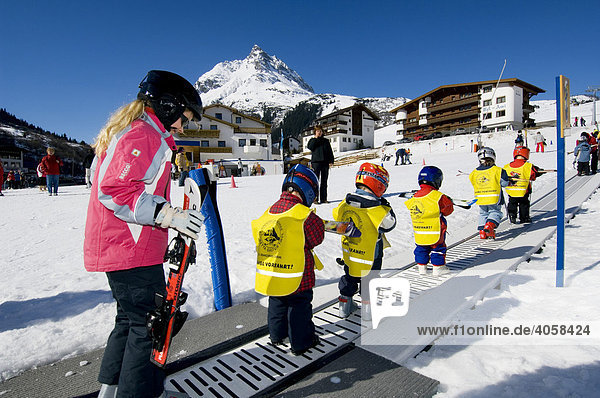 Ski course for children  Mt Ballunspitze  Galtuer  Tyrol  Austria  Europe