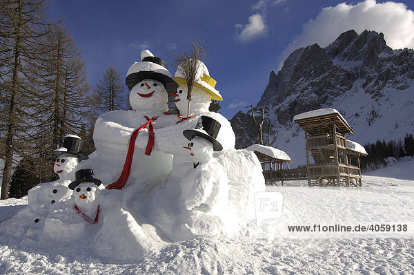 Schneemänner auf der Rotwand  Hochpustertal  Dolomiten  Südtirol  Italien
