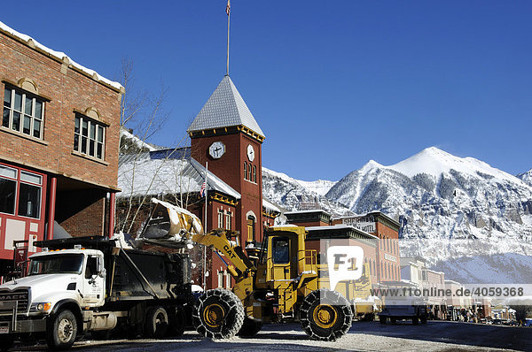 Schneeräumer in der Mainstreet in Telluride Colorado USA