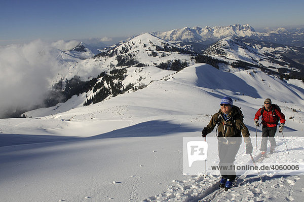 Ski hikers on a tour up Mount Brechhorn  view of the Wilder Kaiser Range  Spertental Valley  Tyrol  Austria  Europe
