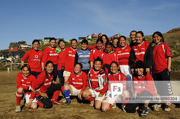 Frauenfußball in Tasiilaq  Ammassalik  Ostgrönland  Grönland