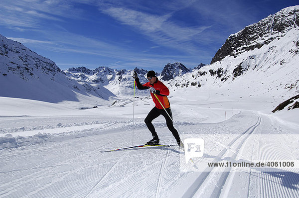 Cross-country skier  Bielerhoehe Pass  Kleinvermunt  Galtuer  Tyrol  Austria  Europe