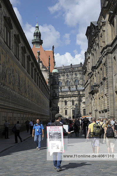 Lebendes Plakat Dresden Sachsen Deutschland Europa