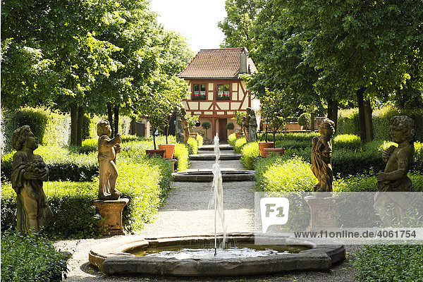 Brunnen und Skulpturen  Hesperiedengärten  St. Johannis  Nürnberg  Mittelfranken  Franken  Bayern  Deutschland  Europa