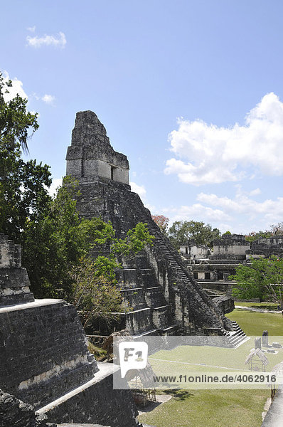 Tempel 1  Großer Jaguar  Plaza Mayor  Tikal  Guatemala  Mittelamerika