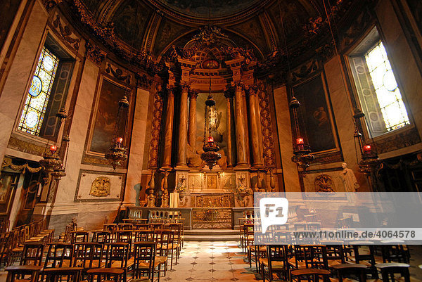 Altar der katholischen Pfarrkirche Saint-Sulpice in Paris  Frankreich  Europa