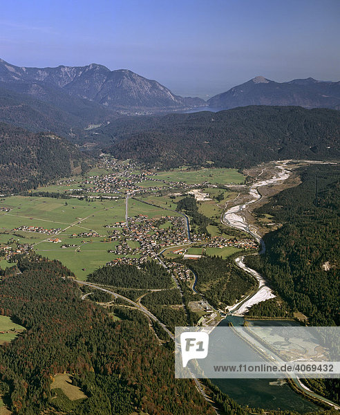 Krün und Wallgau  Isar-Stausee  Isartal  Walchensee  Oberbayern  Bayern  Deutschland  Europa  Luftbild