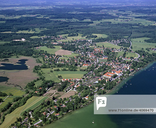 Seeshaupt am Starnberger See  links Osterseen  Oberbayern  Bayern  Deutschland  Europa  Luftbild