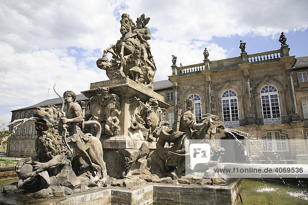 Markgrafenbrunnen und Neues Schloss  Bayreuth  Oberfranken  Franken  Bayern  Deutschland  Europa