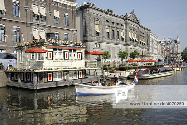 Boot  Schiffsanleger für Grachtenrundfahrten  Oude Turfmarkt  Amsterdam  Niederlande  Europa