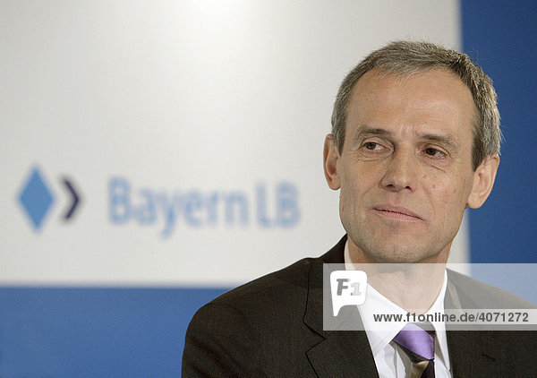 Michael Kemmer  Vorstandsvorsitzender der Bayern LB  während der Bilanzpressekonferenz am 03.04.2008 in München  Bayern  Deutschland  Europa