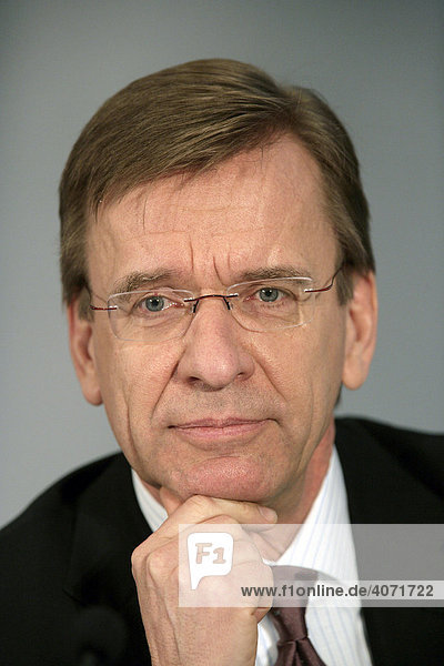 Hakan Samuelsson  Vorstandsvorsitzender der MAN AG  am 21.02.2006 während der Bilanzpressekonferenz in München  Bayern  Deutschland  Europa