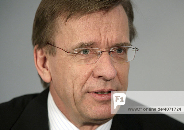 Hakan Samuelsson  Vorstandsvorsitzender der MAN AG  am 21.02.2006 während der Bilanzpressekonferenz in München  Bayern  Deutschland  Europa