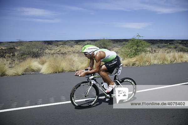 Norman Stadler  Deutschland  auf der Radstrecke der Ironman-Triathlon-Weltmeisterschaft  belegte am Ende Platz 13 mit 8:44:04 Stunden  11.10.2008  Kailua-Kona  Hawaii  USA