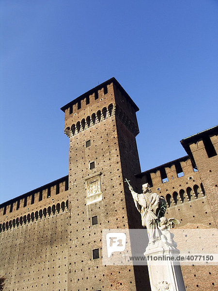 Turm der Bona von Savoyen  Castello Sforzesco Schloss in Mailand  Lombardei  Italien  Europa